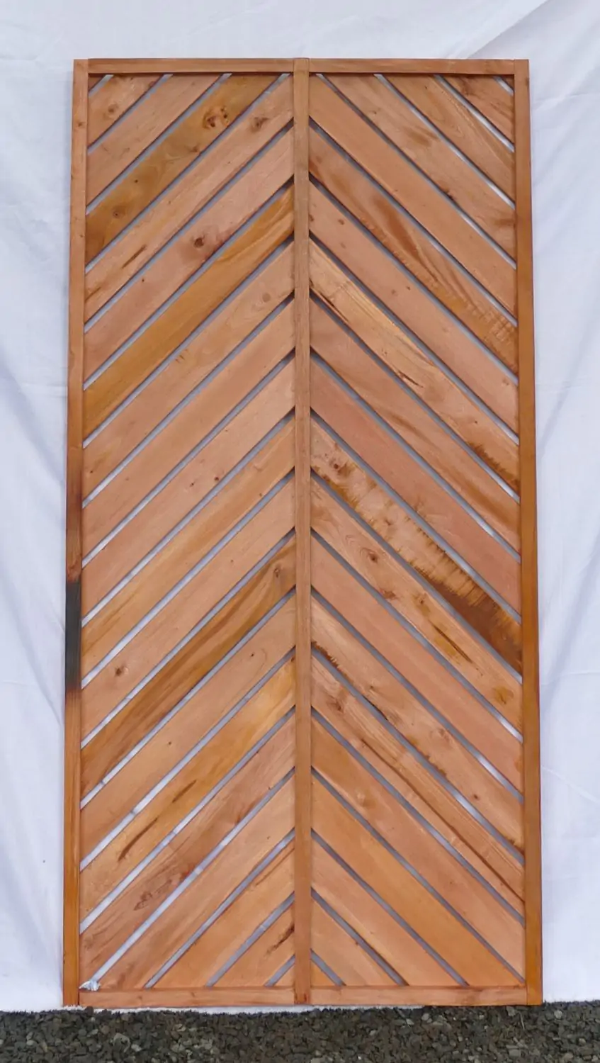  Product image 2 of the product “Herringbone fence sizes 1800 x 900 mm made of mahogany ”